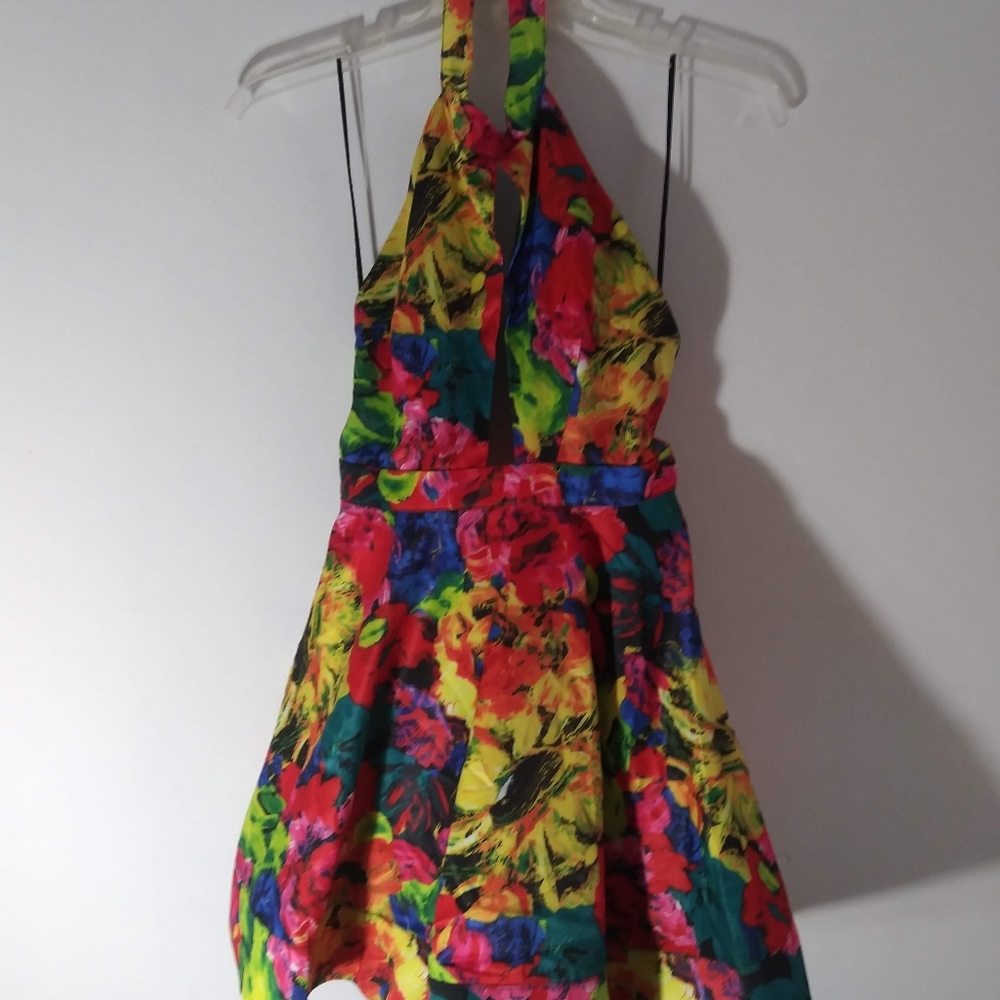 Luxxel halter dress size L NWT